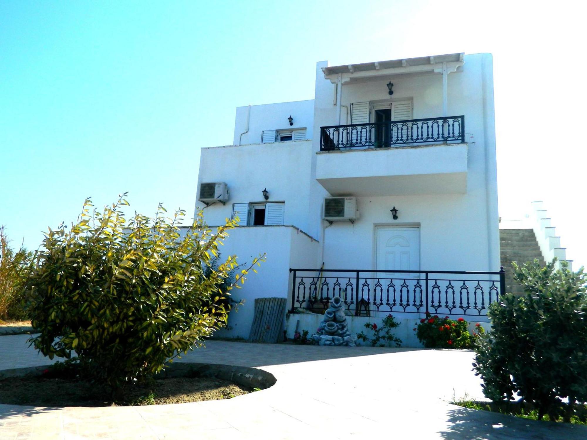 Sophi's L & דירה Agia Anna (Naxos)